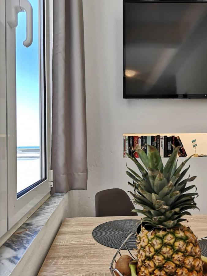 Salty Alley Seaside Apartment Réthimno Kültér fotó